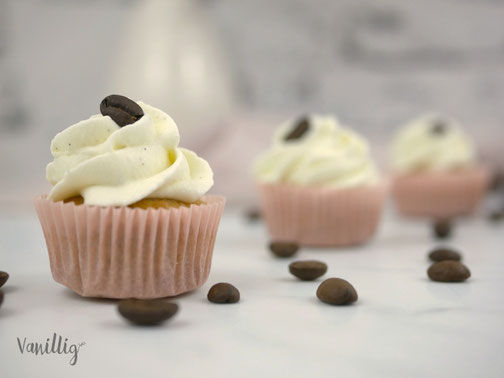 Kaffee Cupcakes mit Sahnehaube