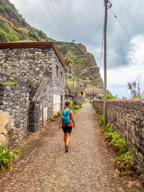 Madeira - die schönsten Wandertouren auf der Blumeninsel (hier: Küstenweg Sao Jorge, Calhau).