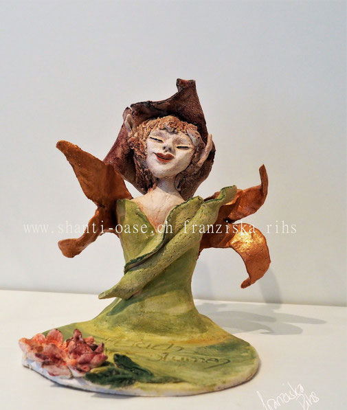 Keramik Elfe Elferich der Blume Franziska Rihs