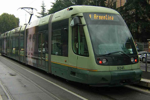 http://www.turismoroma.it/wp-content/uploads/2011/04/trambus.jpg