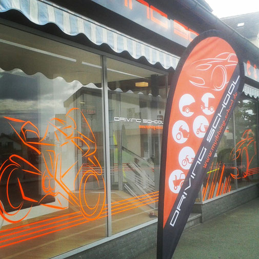 Schaufenster Driving School Salem