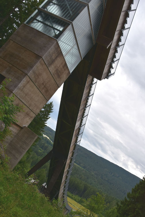 die Sprungschanze von unten