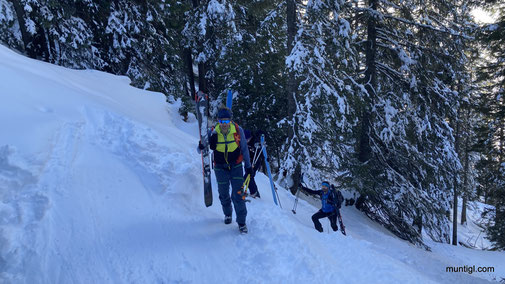 kurz mussten auch die Ski runter