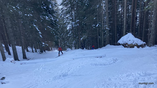 gleich zu Beginn, sehr hart und steil, kurz gingen wir sogar ohne Ski