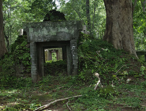 Einer der unzähligen kleineren Tempelanlagen in Koh Ker