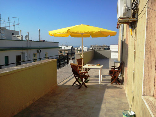 Terrazza con balconi (95 mq) vista mare > direzione Nord