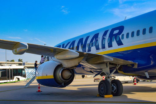 Ryanair, Flugzeug, Karlsruhe Airport, Edinburgh Airport, Die Traumreiser