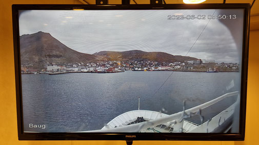 Die Bugkamera: Anfahrt auf Honningsvåg.