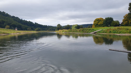 Einheitsgrau über der Weser...