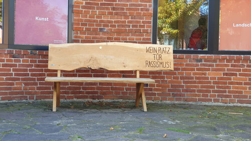 Die Bank hat nicht für alle Platz...