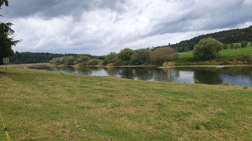 An der Weser haben die Wolken die Oberhand...