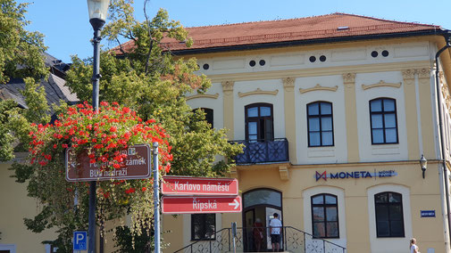 Am Gebäude steht, was mir fehlt...