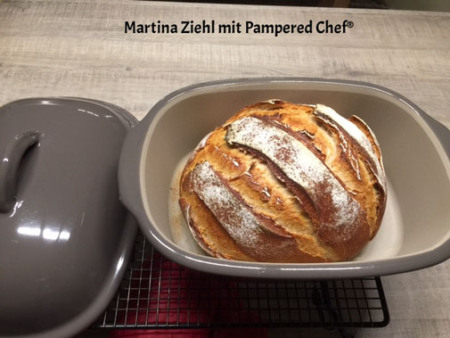 Familienknusperle aus dem Ofenmeister oder Zaubermeister von Pampered Chef.  Knsupriges fluffiges Steinbackofenbrot aus deinem Backofen. Martina Ziehl mmit Pampered Chef