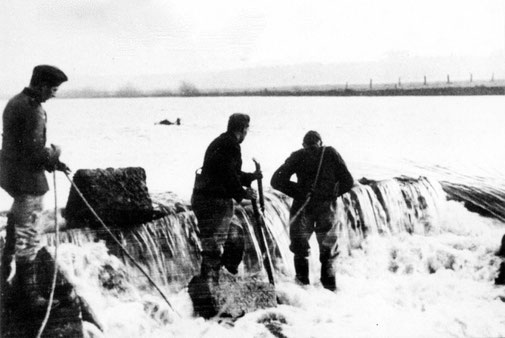 Pioniere aus Höxter sprengen das Wehr (1935/36)