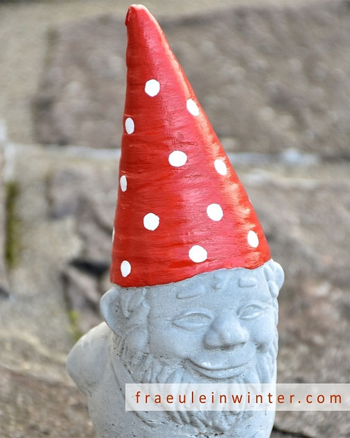 Gartenzwerg selber machen aus Beton | Fraeulein Winter