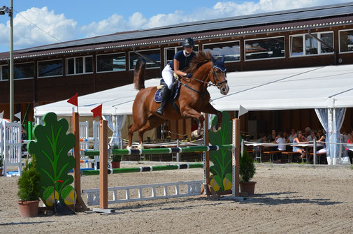 Laura Furegati ritt mit Allure V für den Reitverein Gossau und Wetzikon.