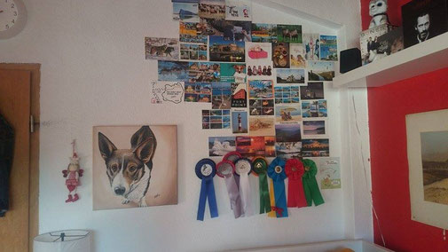 Hundgemälde an der Wand