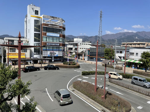 渋沢駅から徒歩10分でお店に行けます。