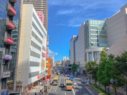 再開発が進み便利になった上大岡駅前の様子