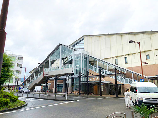 渋沢駅から徒歩10分でお店に行けます。