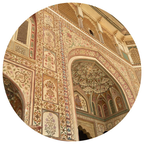 Explore the best of North India with our 6 nights, 7 days Golden Triangle tour."