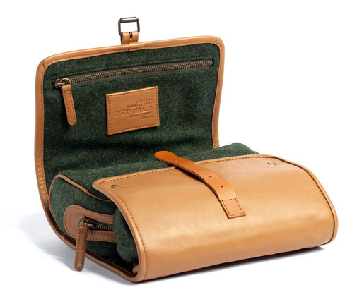 Reiseaccessoire Herren . Kulturbeutel aus Loden und Leder  . Farbe braun  . Online bestellen