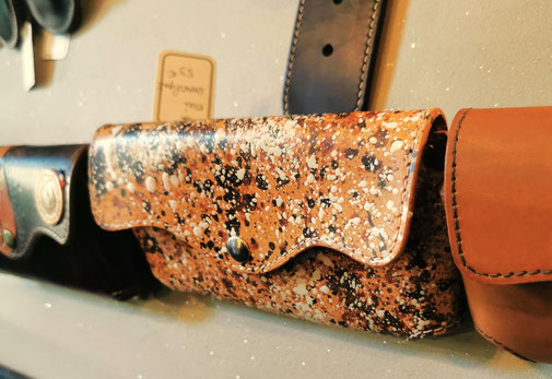 etui en cuir pour telephone portable à porter à la ceinture 