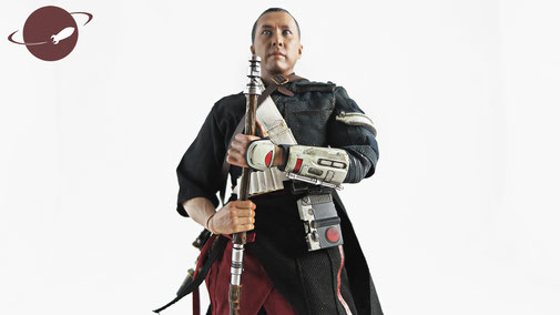 Chirrut Imwe Rogue One Star Wars Story Sixth Scale Collectible Hot Toys Review Figuren FANwerk
