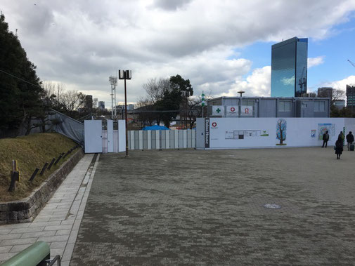 大阪城公園駅前の工事