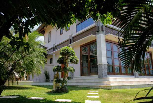 Tulamben beachfront villa for sale. For sale by owner