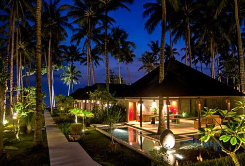 Lombok Senggigi beachfront resort for sale with 15 villas, restaurant, bar and spa.