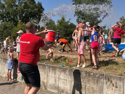 Wasserschlacht mit nachhaltigen Wasserbomben