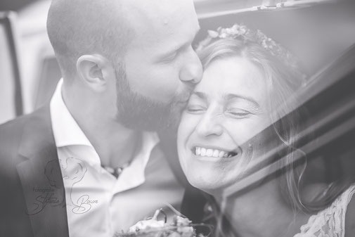 Kurz mal von der Hochzeit weggeschlichen. Ein schnelles 10min Paarshooting, denn mehr Zeit war nicht/braucht man nicht. :-) 