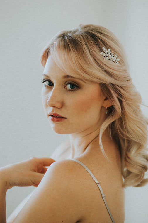 dezentes Braut Makeup in gold und braun Tönen