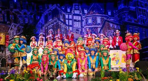 Showtanz der Jugendtanzgarde („Auf die Schnecke, fertig, los“)