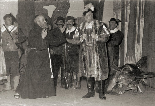 "Der Freischütz" Theateraufführung 1955, vorne links: Heinr. Weber als Eremit, Jos. Weber i.d. Rolle d. Kurfürsten