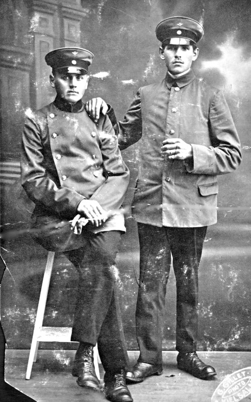 Fritz Schulte (links) in Belgien zum Einsatz im Feldeisenbahndienst vom 21.02.1917 bis 30.11.1918