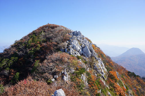 黒姫山山頂直下