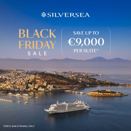 Luxuriöses Silversea-Kreuzfahrtschiff im Hafen von Porto San Stefano, Italien, bei Sonnenuntergang. Werbung für den Silversea Black Friday Sale mit Ersparnissen von bis zu €9.000 pro Suite auf exklusiven Luxus-Kreuzfahrten weltweit.