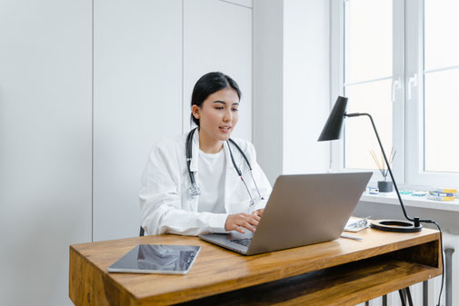 praxissoftware pvs praxismanagement pvs Kim gematik kommunikation im medizinwesen wie funktioniert KIM was ist KIM erklärvideo kim digialisierung