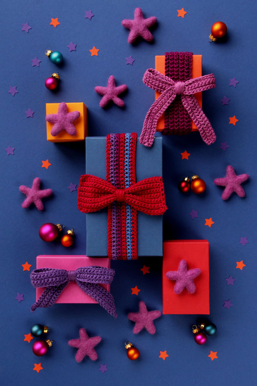 prazniki božični gift wrapping zavijanje daril buntbox okraski ustvarjanje darilna škatla škatlica pentlja kroglice iz filca felt balls zvezdice darilo darila darile geschenke verpacken