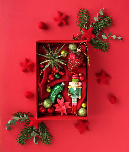 prazniki božični gift wrapping zavijanje daril buntbox okraski ustvarjanje darilna škatla škatlica pentlja 