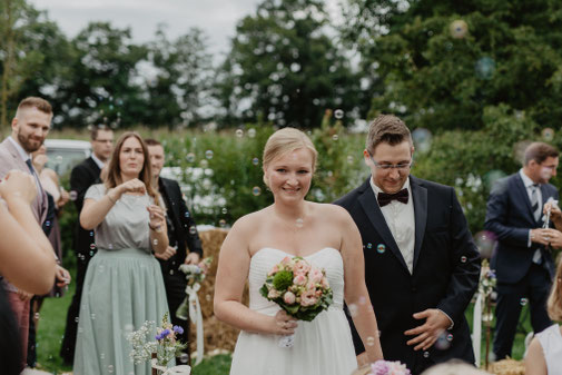 Freie Trauung Beverland Auszug Seifenblasen Hochzeit