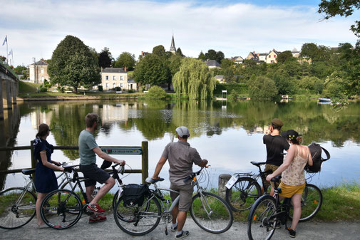Idée de séjour en itinérance entre Saumur et Laval en groupe à vélo, sur la Vélo Francette