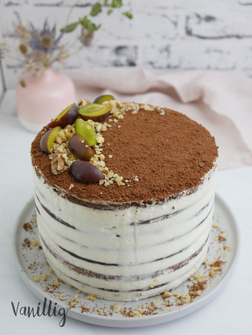 Russische Schoko Honigtorte mit Pflaumenmarmelade