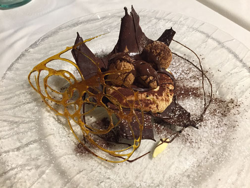 Artisanal Italian dessert creation curated for international avant-garde gastronomy by Etrusco Antico. etrusco-antico-b2b-haute-patisserie-excellence.jpg