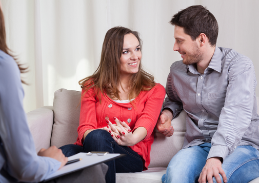 couple heureux cabinet psychothérapeute méthode gottman