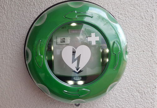Defibrillatoren angeschaftt