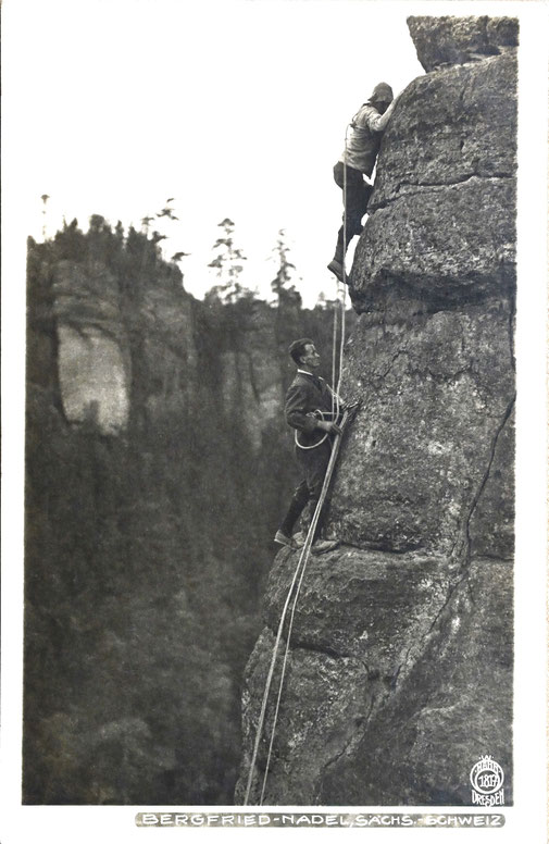 Bergfriednadel, Kletterer im Alten Weg, Foto: Walter Hahn, 1924