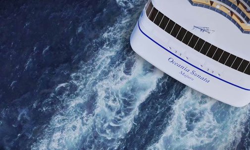 Blick auf das Heck der Oceania Sonata